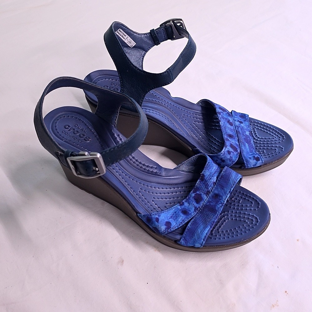 Crocs Leigh II Wedge Sandal Womens 7 Blue Ankle Strap 202516 Summer Comfort